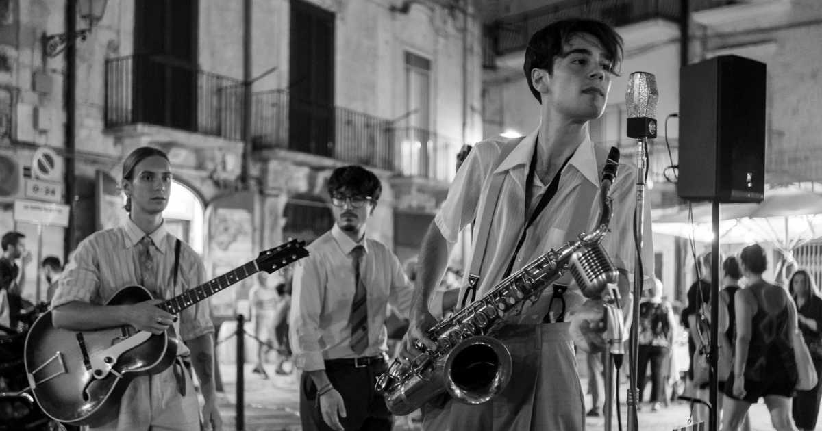 Swing band e orchestre hot jazz: il 21enne Davide Solfrizzi riporta Bari agli anni 30